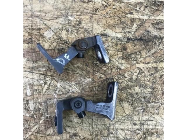 bontott AUDI A4 B8 Jobb első Zsanér