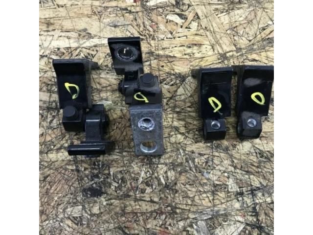 bontott AUDI A4 B8 Jobb első Zsanér