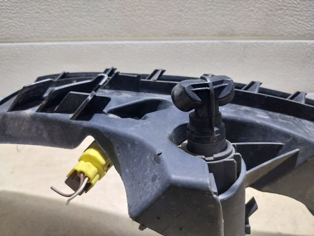 bontott AUDI A4 B8 Jobb Fényszóró Tartó