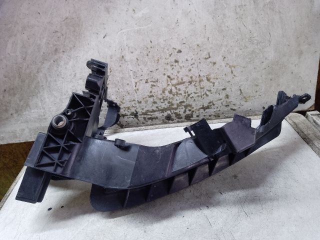 bontott AUDI A4 B8 Jobb Fényszóró Tartó