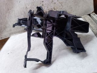 bontott AUDI A4 B8 Jobb Fényszóró Tartó