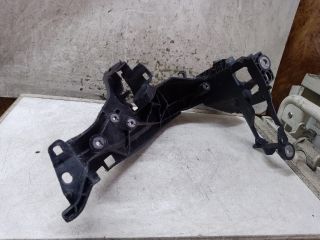 bontott AUDI A4 B8 Jobb Fényszóró Tartó