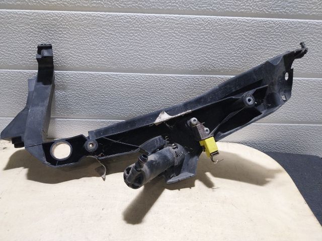 bontott AUDI A4 B8 Jobb Fényszóró Tartó