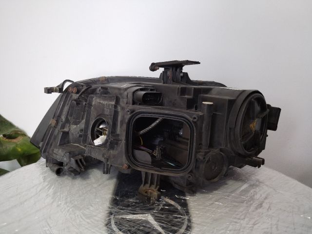 bontott AUDI A4 B8 Jobb Fényszóró