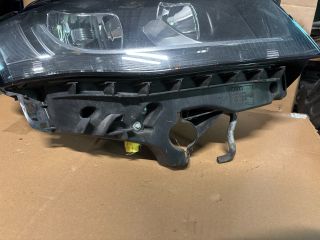 bontott AUDI A4 B8 Jobb Fényszóró