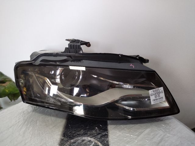 bontott AUDI A4 B8 Jobb Fényszóró
