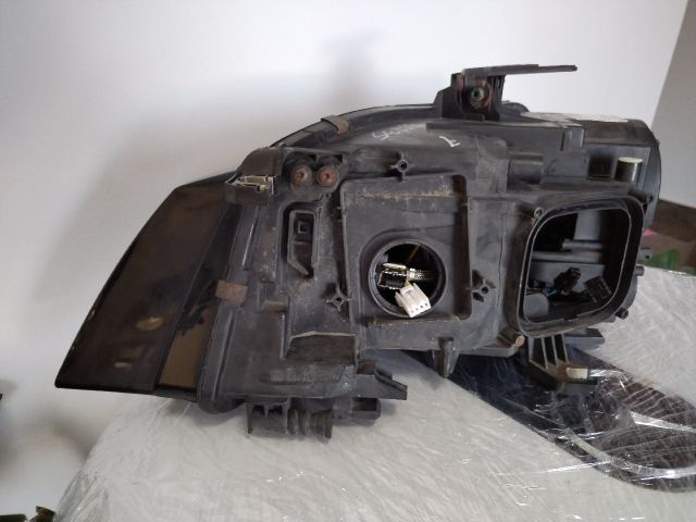 bontott AUDI A4 B8 Jobb Fényszóró