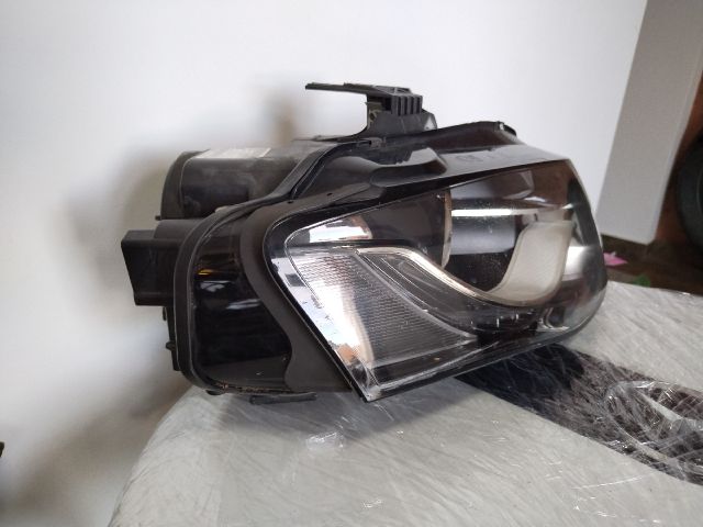 bontott AUDI A4 B8 Jobb Fényszóró
