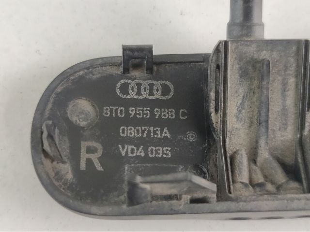 bontott AUDI A4 B8 Jobb Fényszórómosó Fúvóka