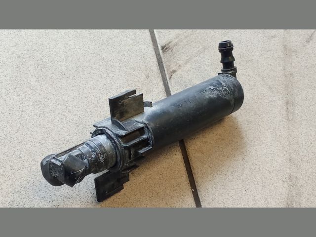 bontott AUDI A4 B8 Jobb Fényszórómosó Fúvóka