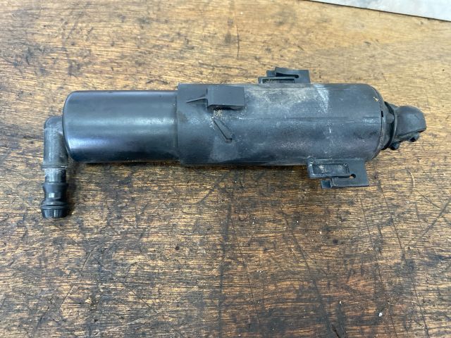 bontott AUDI A4 B8 Jobb Fényszórómosó Fúvóka