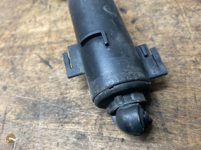 bontott AUDI A4 B8 Jobb Fényszórómosó Fúvóka