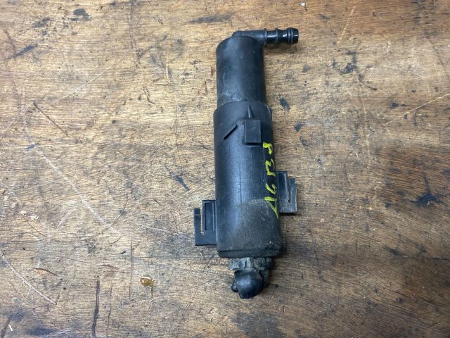 bontott AUDI A4 B8 Jobb Fényszórómosó Fúvóka