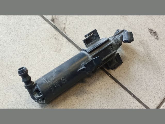 bontott AUDI A4 B8 Jobb Fényszórómosó Fúvóka