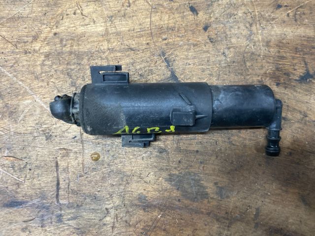 bontott AUDI A4 B8 Jobb Fényszórómosó Fúvóka