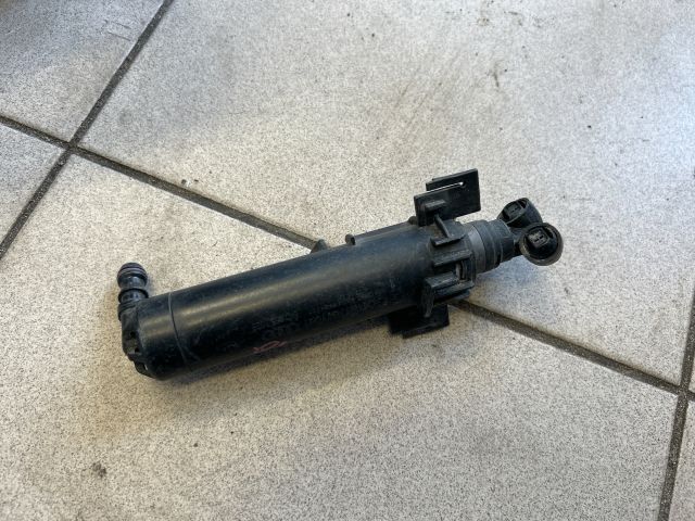 bontott AUDI A4 B8 Jobb Fényszórómosó Fúvóka