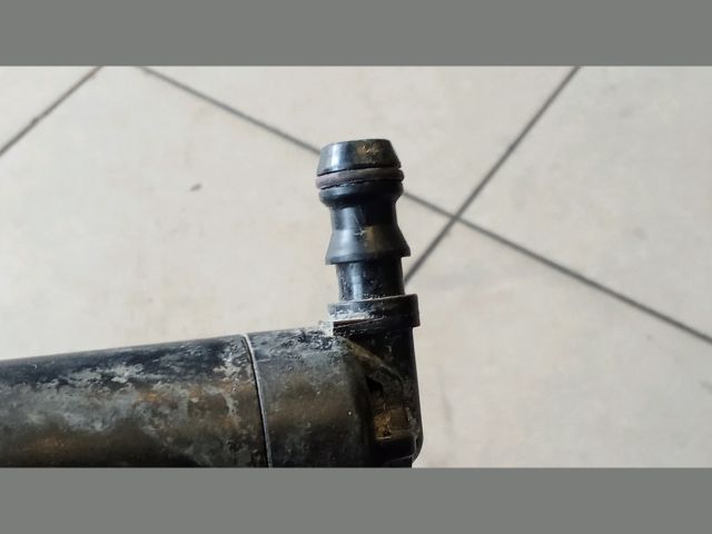 bontott AUDI A4 B8 Jobb Fényszórómosó Fúvóka