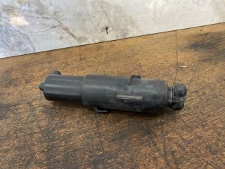 bontott AUDI A4 B8 Jobb Fényszórómosó Fúvóka