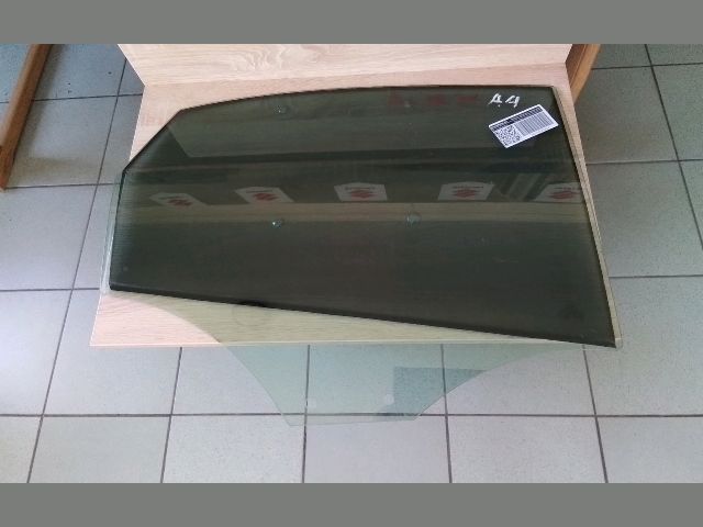 bontott AUDI A4 B8 Jobb hátsó Ablak