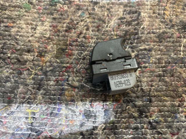 bontott AUDI A4 B8 Jobb hátsó Ablakemelő Kapcsoló