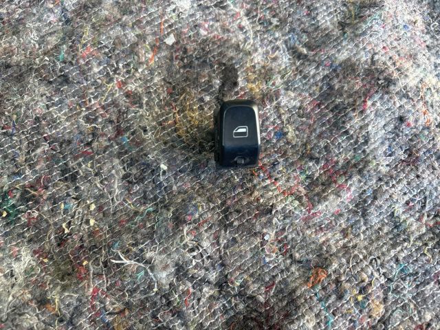 bontott AUDI A4 B8 Jobb hátsó Ablakemelő Kapcsoló