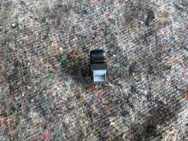 bontott AUDI A4 B8 Jobb hátsó Ablakemelő Kapcsoló