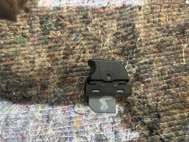 bontott AUDI A4 B8 Jobb hátsó Ablakemelő Kapcsoló