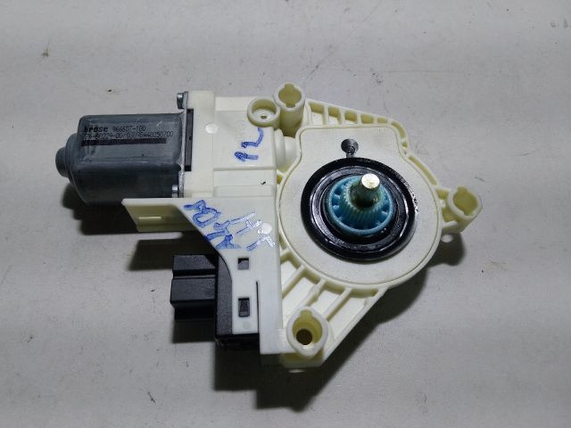 bontott AUDI A4 B8 Jobb hátsó Ablakemelő Motor