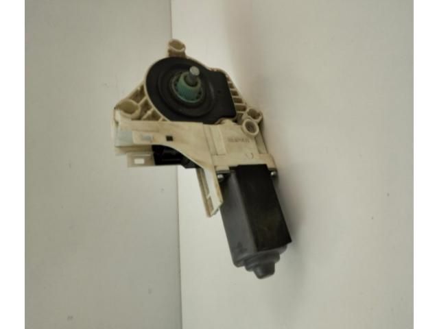 bontott AUDI A4 B8 Jobb hátsó Ablakemelő Motor