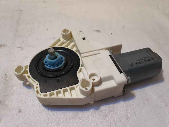 bontott AUDI A4 B8 Jobb hátsó Ablakemelő Motor