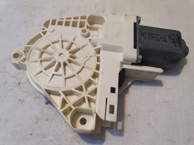 bontott AUDI A4 B8 Jobb hátsó Ablakemelő Motor