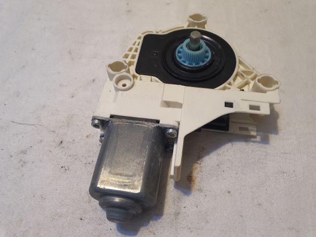 bontott AUDI A4 B8 Jobb hátsó Ablakemelő Motor