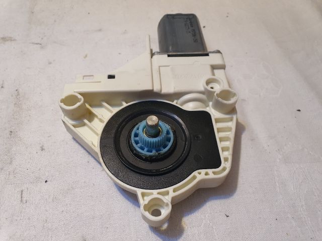 bontott AUDI A4 B8 Jobb hátsó Ablakemelő Motor