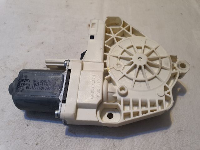 bontott AUDI A4 B8 Jobb hátsó Ablakemelő Motor