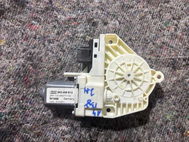 bontott AUDI A4 B8 Jobb hátsó Ablakemelő Motor