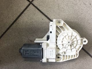 bontott AUDI A4 B8 Jobb hátsó Ablakemelő Motor