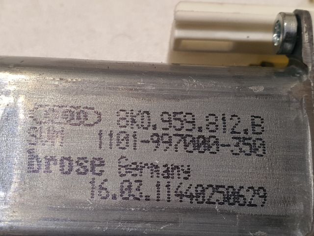 bontott AUDI A4 B8 Jobb hátsó Ablakemelő Motor