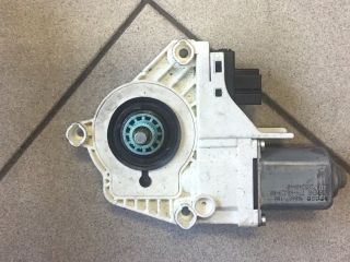 bontott AUDI A4 B8 Jobb hátsó Ablakemelő Motor