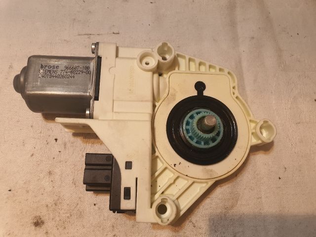 bontott AUDI A4 B8 Jobb hátsó Ablakemelő Motor