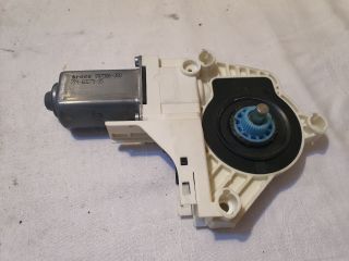 bontott AUDI A4 B8 Jobb hátsó Ablakemelő Motor