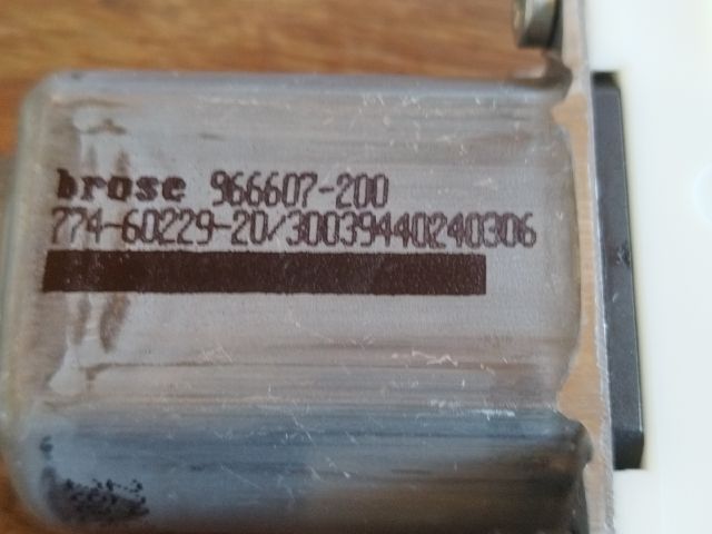 bontott AUDI A4 B8 Jobb hátsó Ablakemelő Motor