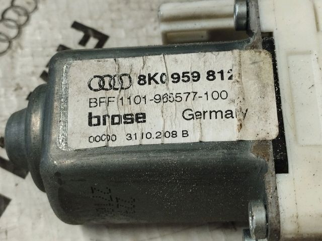 bontott AUDI A4 B8 Jobb hátsó Ablakemelő Motor