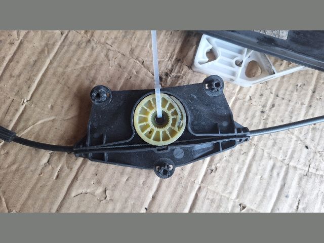 bontott AUDI A4 B8 Jobb hátsó Ablakemelő Szerkezet (Elektromos)