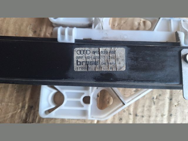 bontott AUDI A4 B8 Jobb hátsó Ablakemelő Szerkezet (Elektromos)