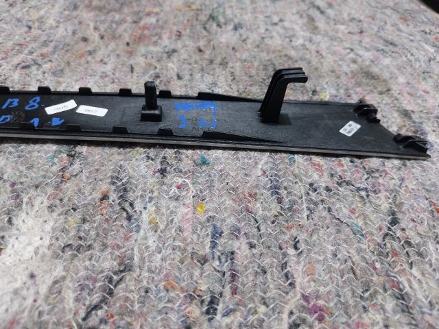 bontott AUDI A4 B8 Jobb hátsó Ajtó Díszléc