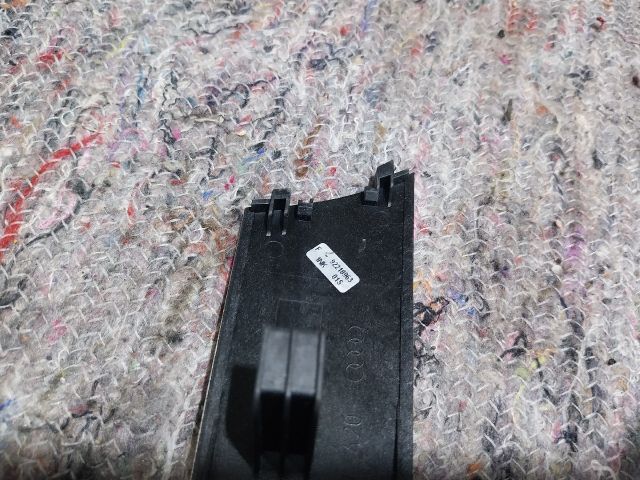 bontott AUDI A4 B8 Jobb hátsó Ajtó Díszléc