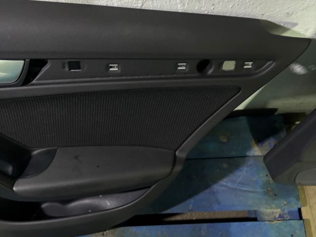 bontott AUDI A4 B8 Jobb hátsó Ajtó Kárpit