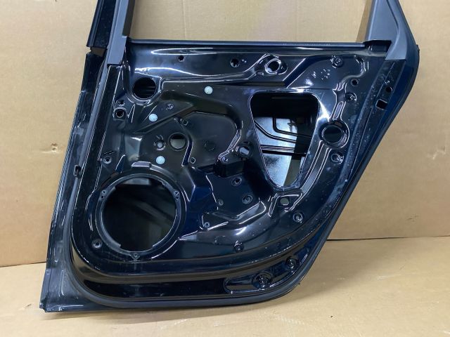 bontott AUDI A4 B8 Jobb hátsó Ajtó (Üres lemez)