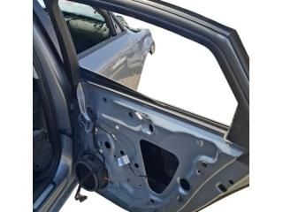 bontott AUDI A4 B8 Jobb hátsó Ajtó (Üres lemez)