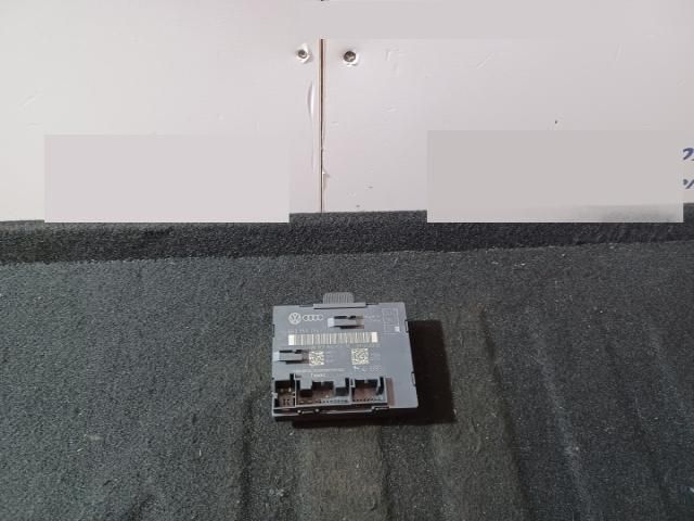 bontott AUDI A4 B8 Jobb hátsó Ajtó Vezérlőegység